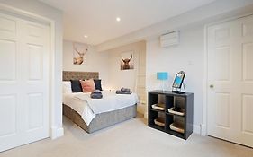 Stylish Bakewell Apartment -Walk To Cafes And River